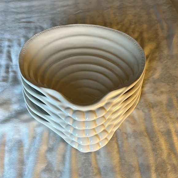 5 Pottery Barn Clam Shell Salad Plates White 9" Beach heavy Luncheon Nautical - Picture 2 of 11